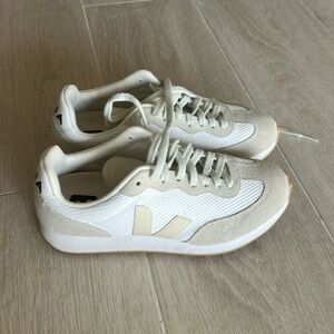 VEJA RIO BRANCO TRAINERS WOMEN BEIGE SNEAKERS SIZE US 8 OR NO BOX like new